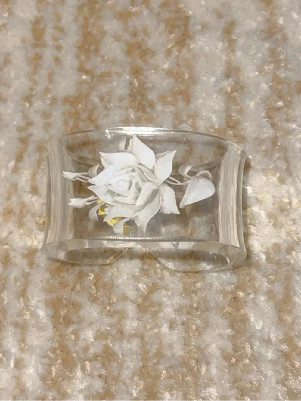 Vintage 4 engraved rose napkin holders. Good condition.